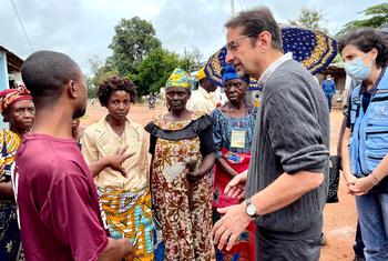 Le Coordonnateur résident de l’ONU et Coordonnateur de l’action humanitaire en République démocratique du Congo, Bruno Lemarquis, dans le sud-est de la RDC (photo d'archives)..